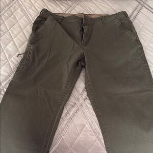 Green Technical Cargo Pants for Versatile Wear